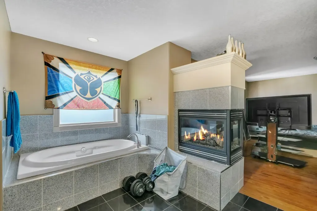 35 Cranleigh Drive SE Calgary AB T3M 1G7