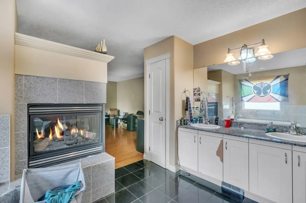 35 Cranleigh Drive SE Calgary AB T3M 1G7