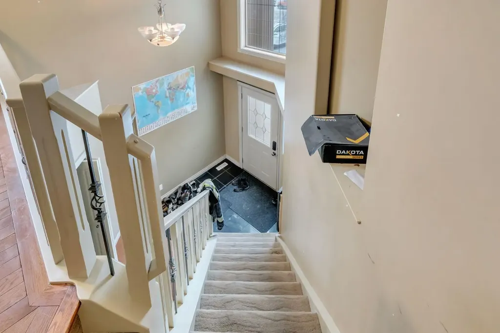 35 Cranleigh Drive SE Calgary AB T3M 1G7