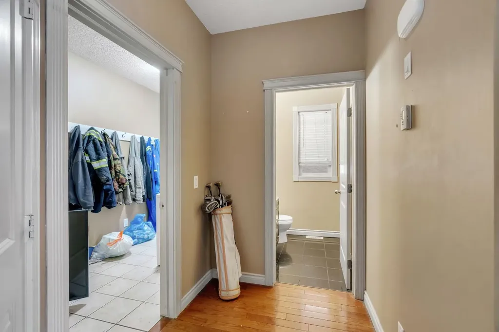 35 Cranleigh Drive SE Calgary AB T3M 1G7