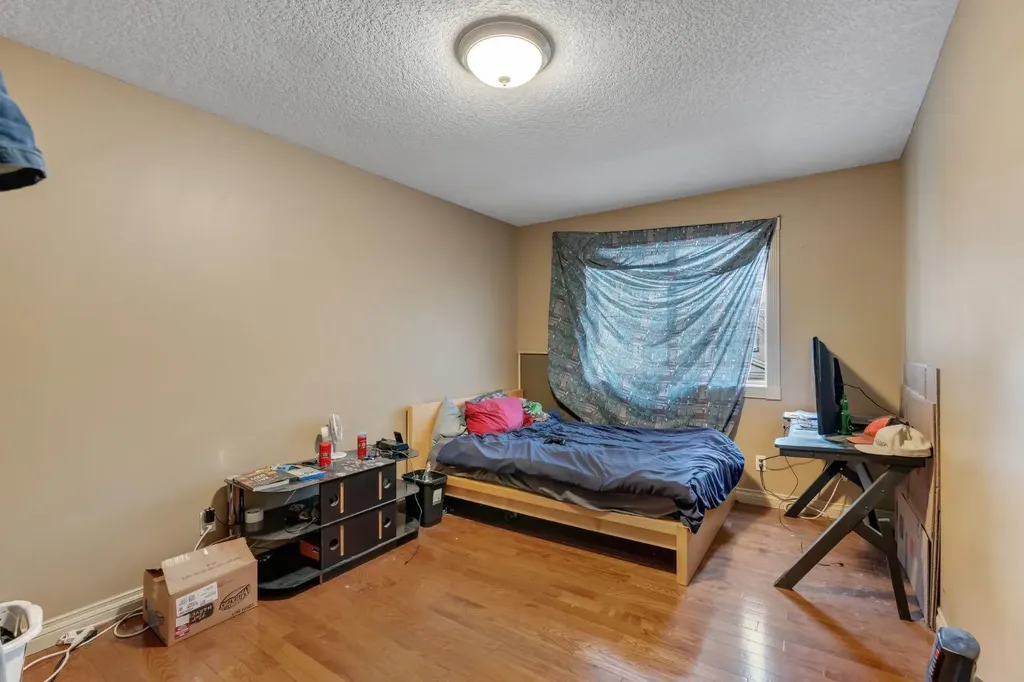 35 Cranleigh Drive SE Calgary AB T3M 1G7