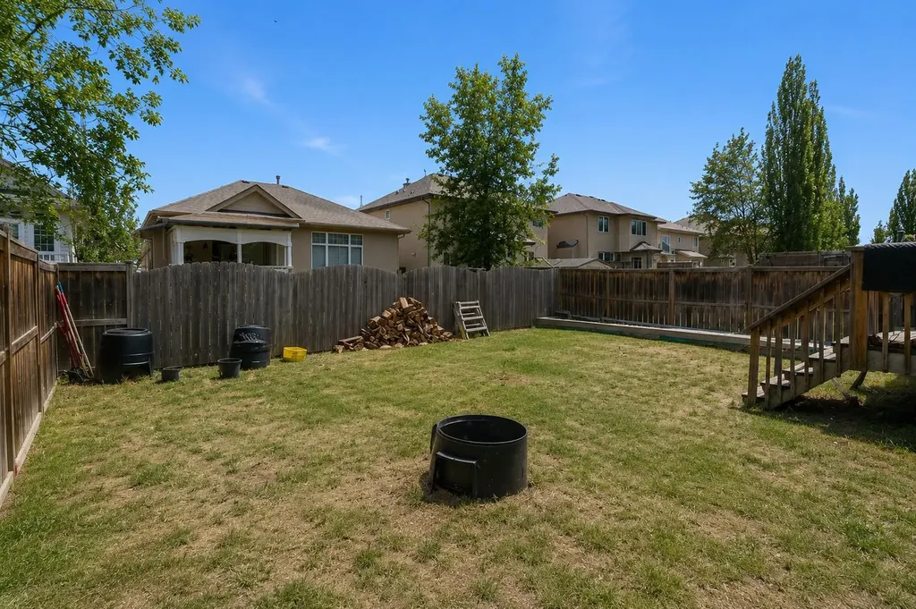 35 Cranleigh Drive SE Calgary AB T3M 1G7