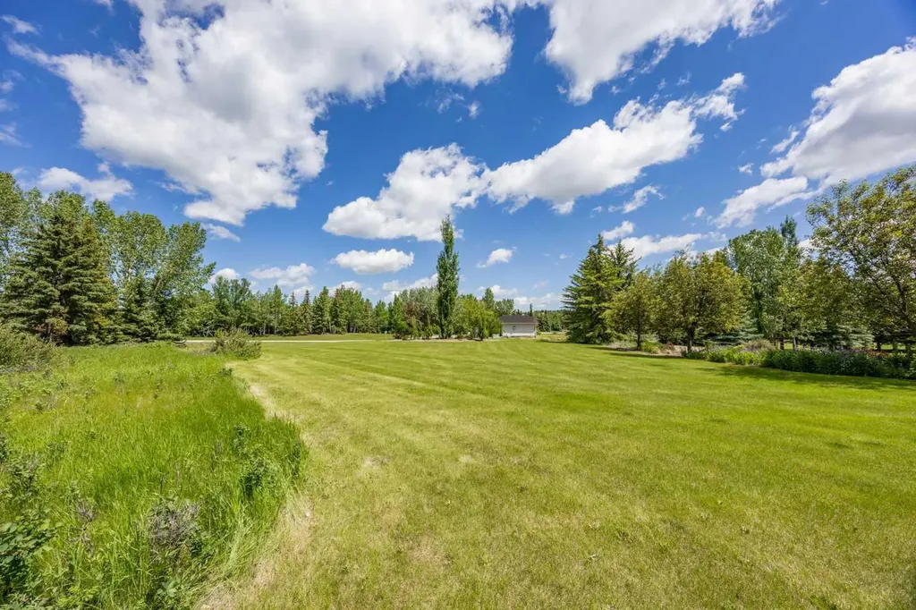 15 Blueridge Close Rural Rocky View County AB T3L 2P4