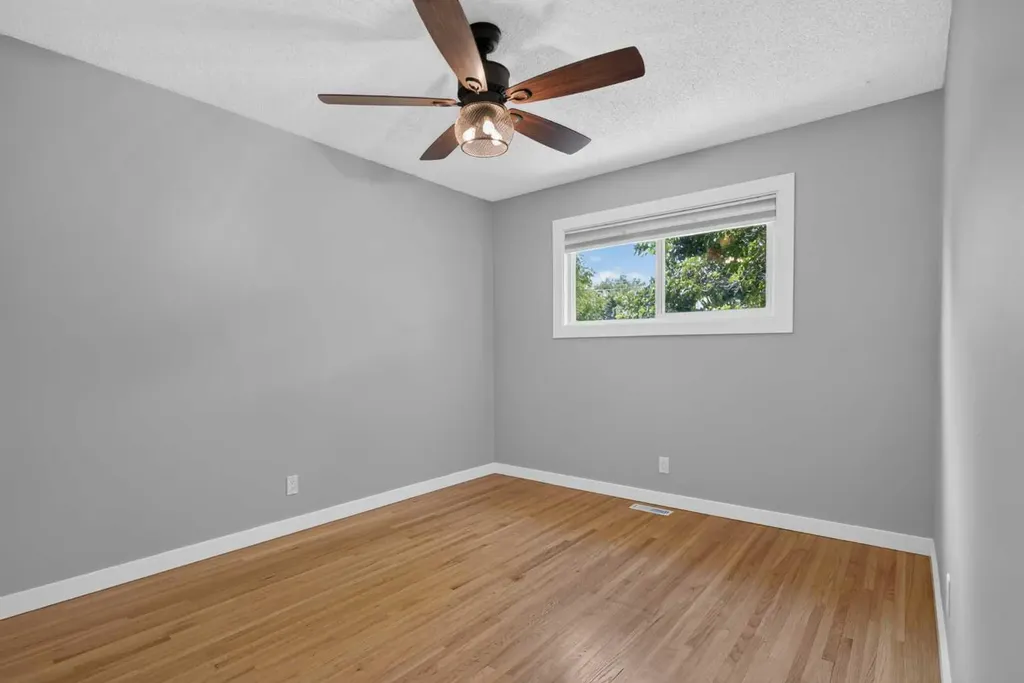 7631 22 Street SE Calgary AB T2C0W9