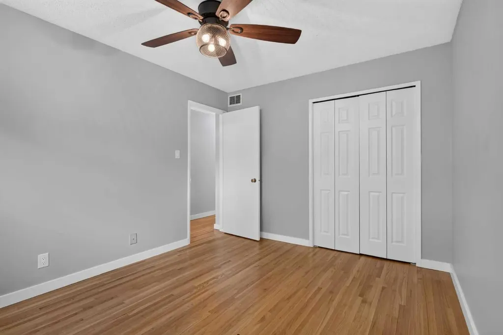 7631 22 Street SE Calgary AB T2C0W9