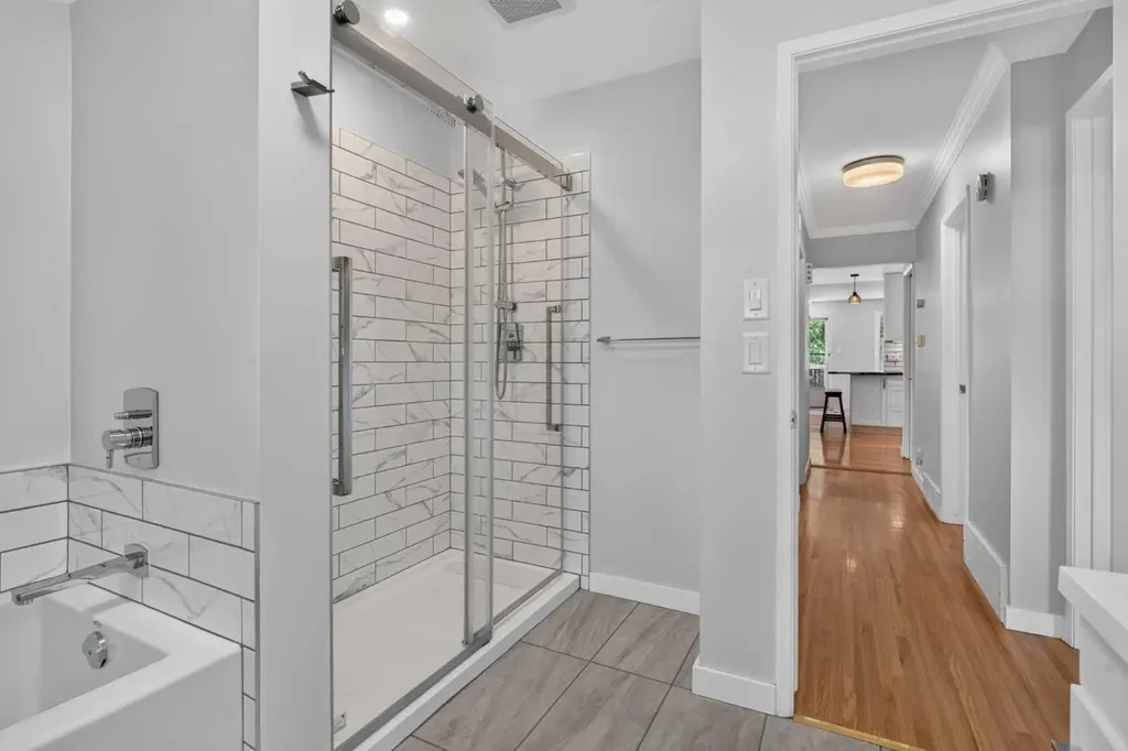 7631 22 Street SE Calgary AB T2C0W9