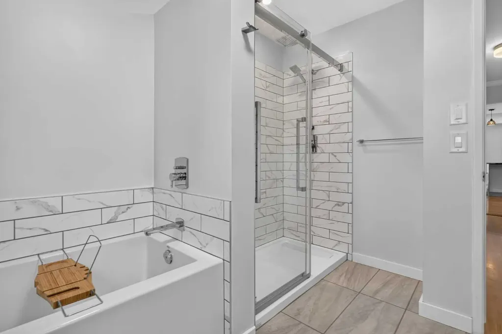 7631 22 Street SE Calgary AB T2C0W9
