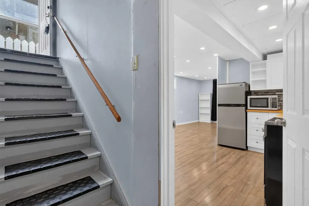 7631 22 Street SE Calgary AB T2C0W9