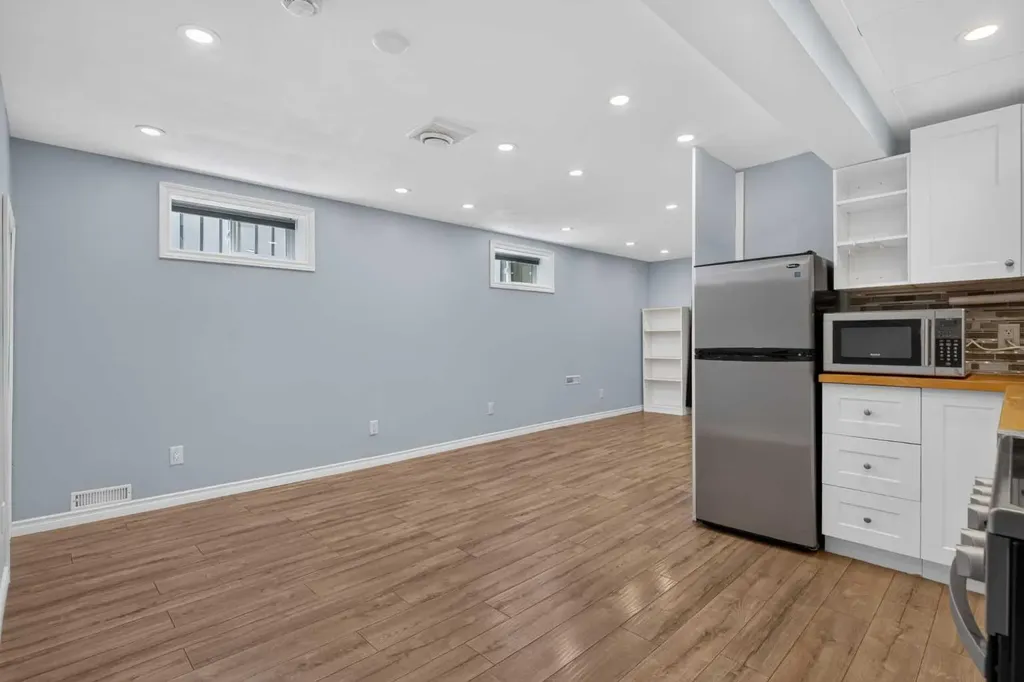 7631 22 Street SE Calgary AB T2C0W9