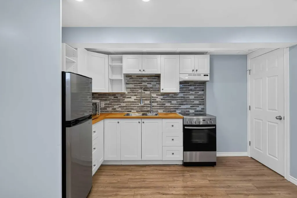 7631 22 Street SE Calgary AB T2C0W9