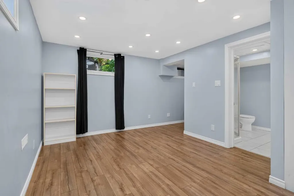 7631 22 Street SE Calgary AB T2C0W9