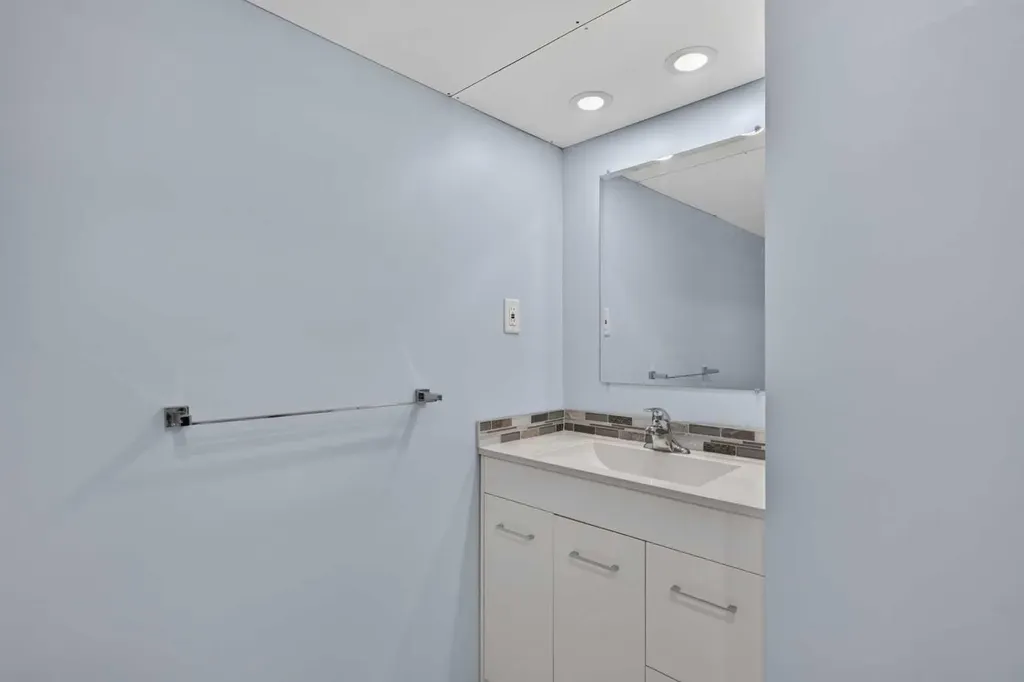 7631 22 Street SE Calgary AB T2C0W9