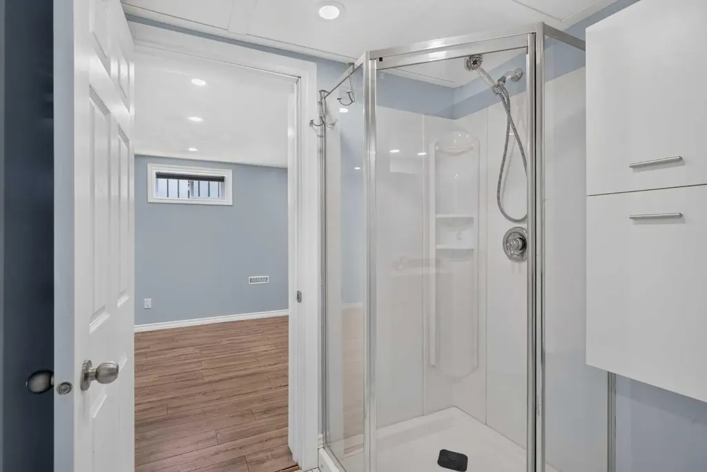 7631 22 Street SE Calgary AB T2C0W9