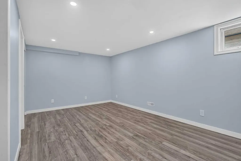 7631 22 Street SE Calgary AB T2C0W9