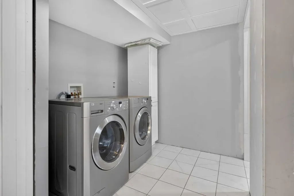 7631 22 Street SE Calgary AB T2C0W9