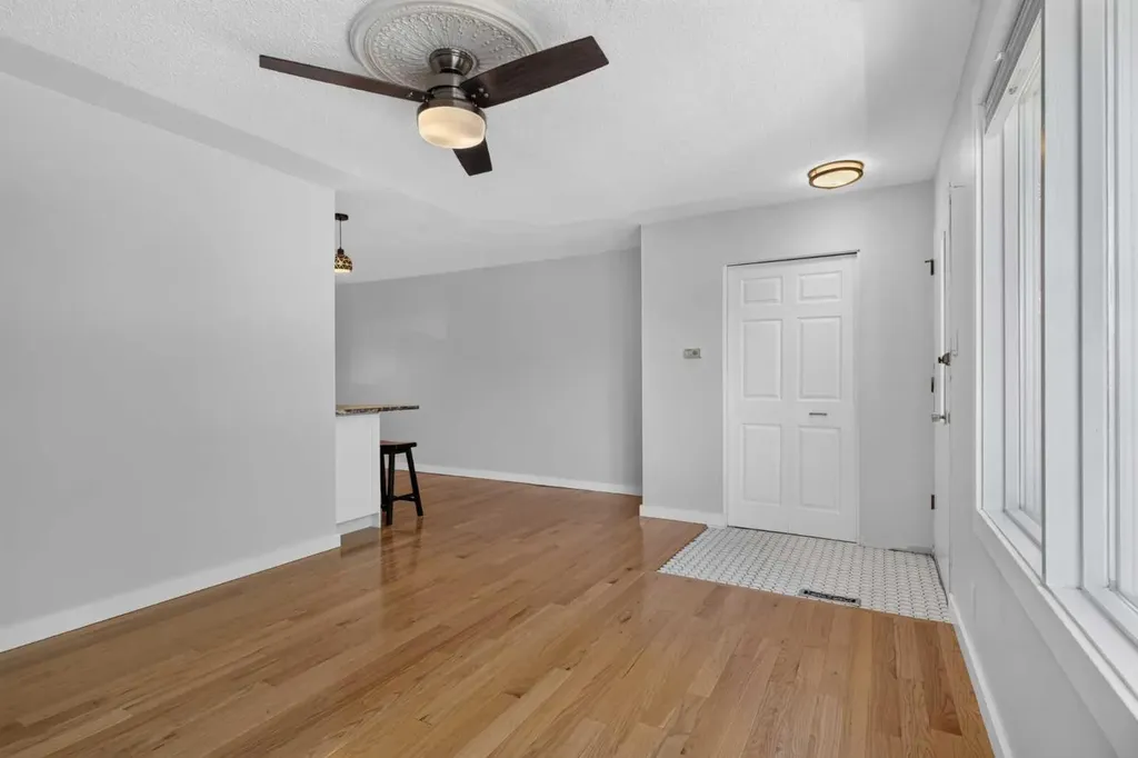 7631 22 Street SE Calgary AB T2C0W9