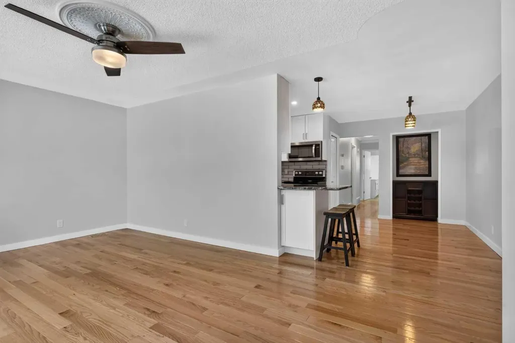 7631 22 Street SE Calgary AB T2C0W9