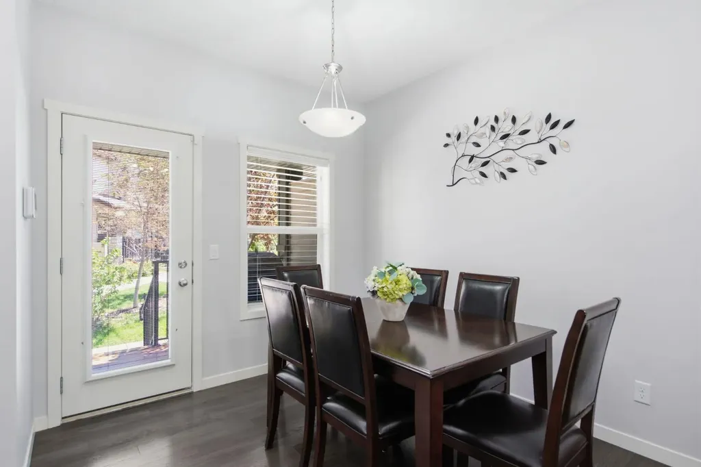 126 Copperpond Landing SE Calgary AB T2Z 1G6