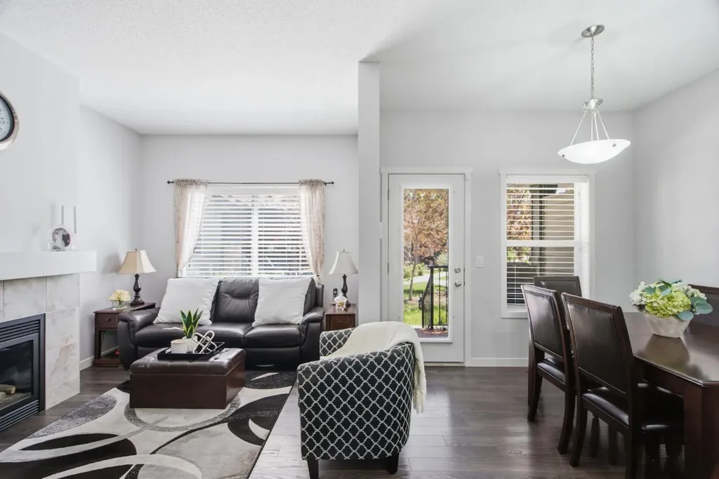 126 Copperpond Landing SE Calgary AB T2Z 1G6