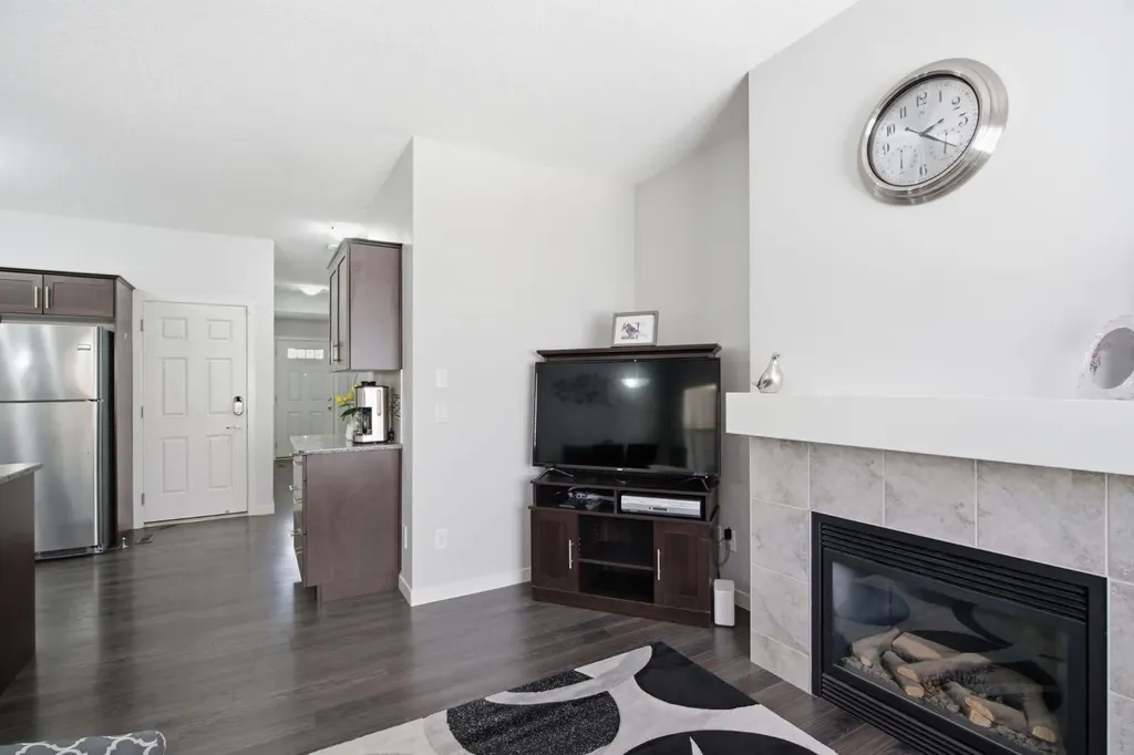 126 Copperpond Landing SE Calgary AB T2Z 1G6