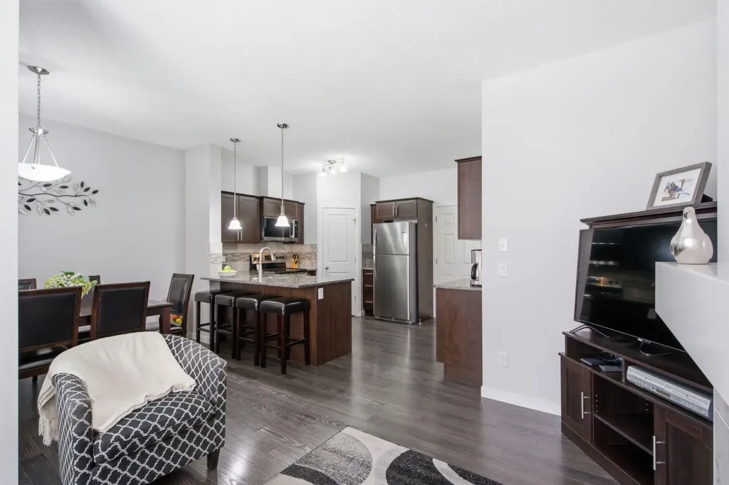 126 Copperpond Landing SE Calgary AB T2Z 1G6