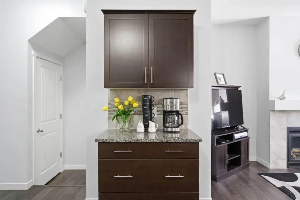 126 Copperpond Landing SE Calgary AB T2Z 1G6