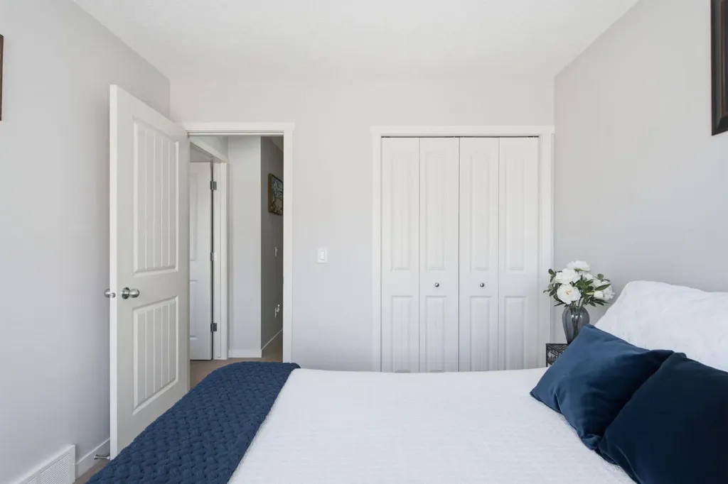 126 Copperpond Landing SE Calgary AB T2Z 1G6