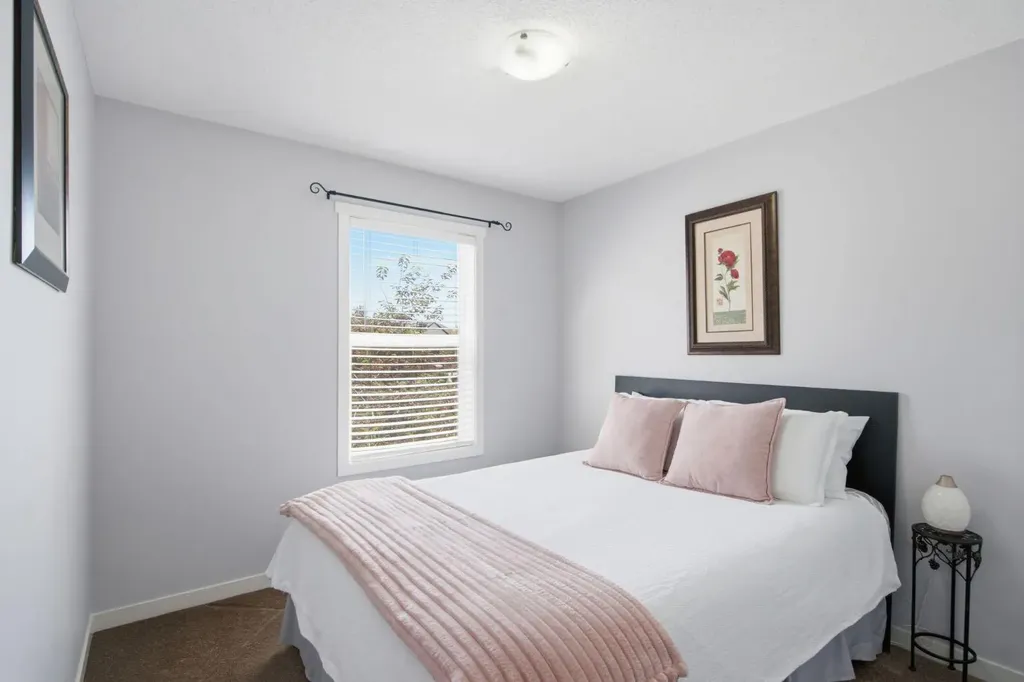 126 Copperpond Landing SE Calgary AB T2Z 1G6
