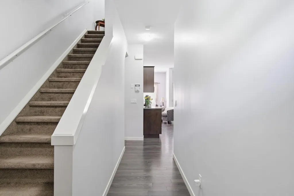 126 Copperpond Landing SE Calgary AB T2Z 1G6