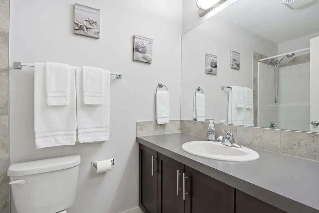 126 Copperpond Landing SE Calgary AB T2Z 1G6