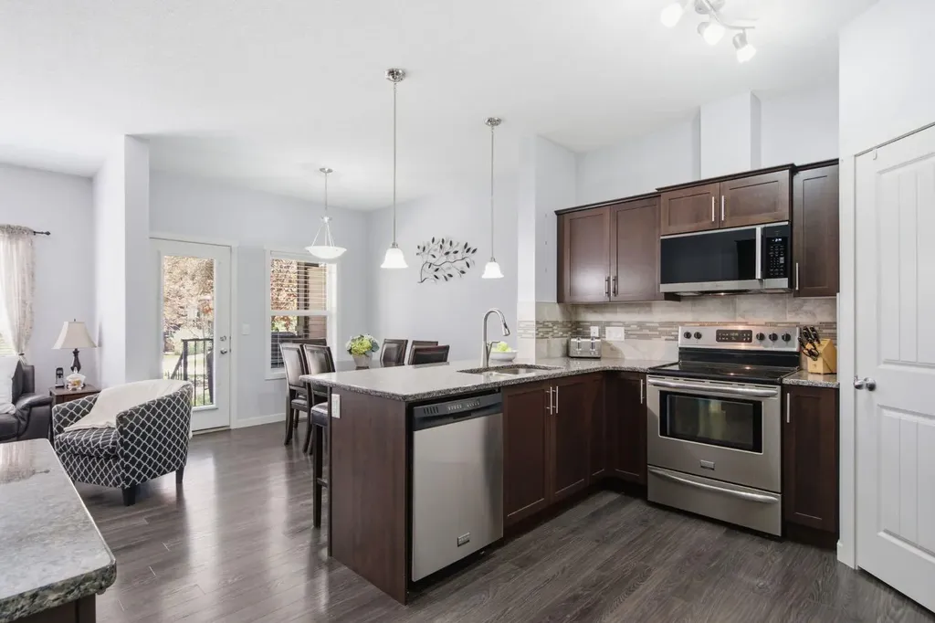 126 Copperpond Landing SE Calgary AB T2Z 1G6