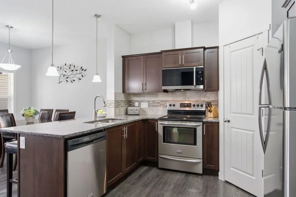 126 Copperpond Landing SE Calgary AB T2Z 1G6