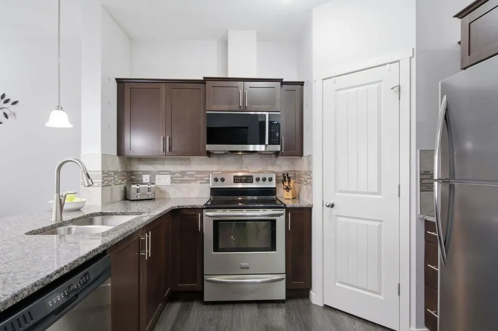126 Copperpond Landing SE Calgary AB T2Z 1G6
