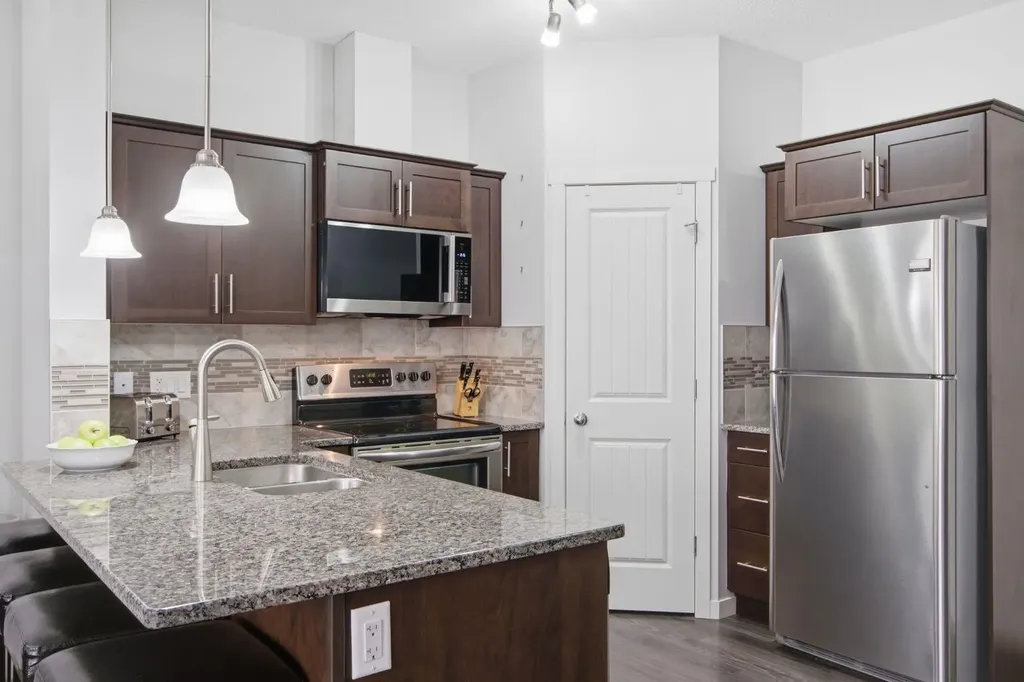 126 Copperpond Landing SE Calgary AB T2Z 1G6