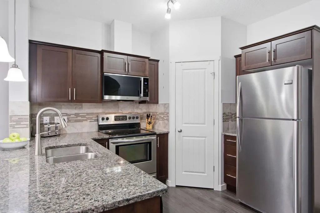 126 Copperpond Landing SE Calgary AB T2Z 1G6