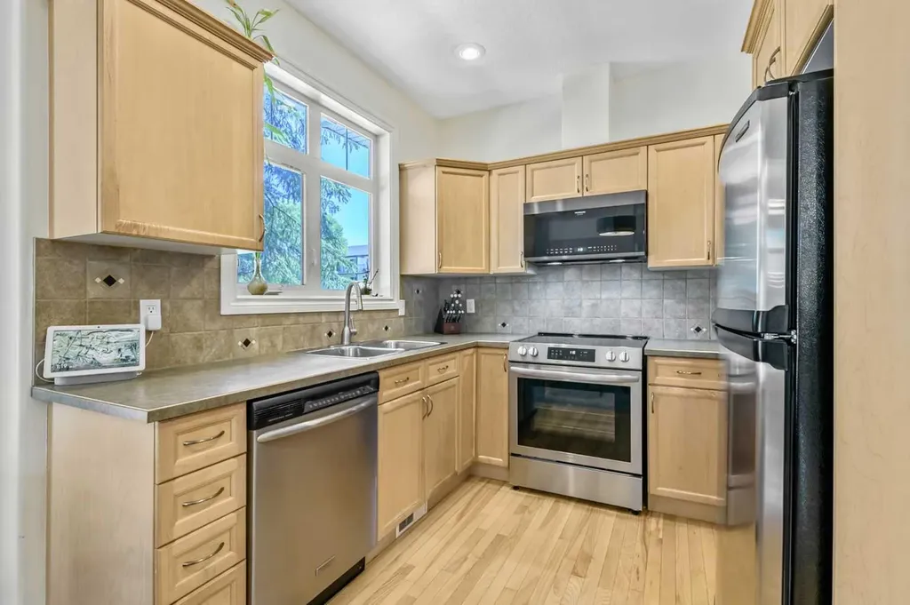 5633 6 Street SW Calgary AB T2V0H1