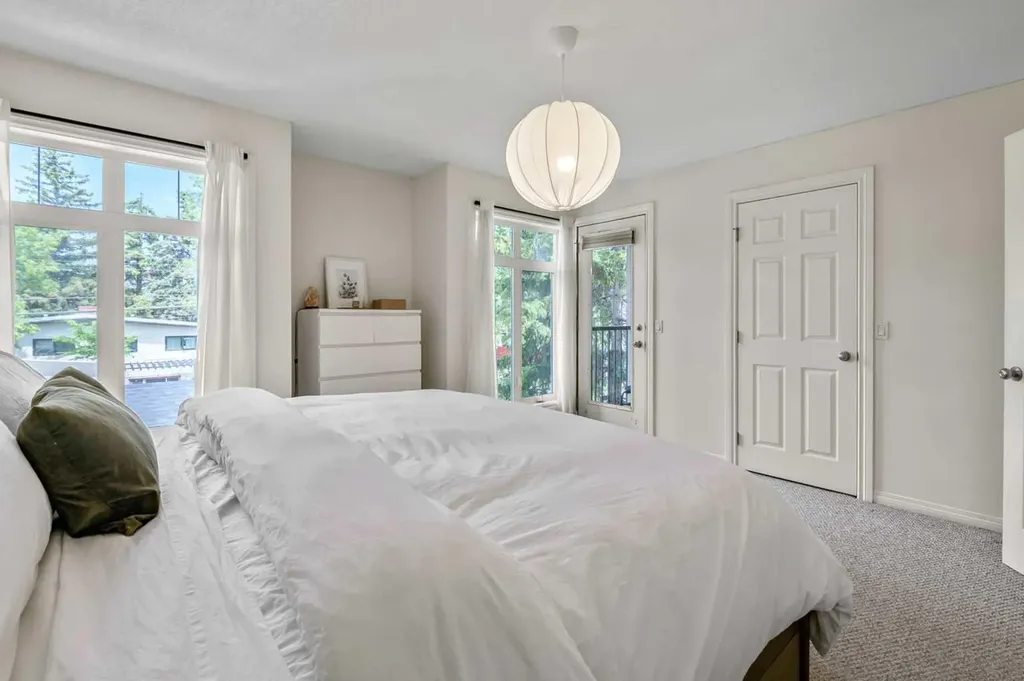 5633 6 Street SW Calgary AB T2V0H1