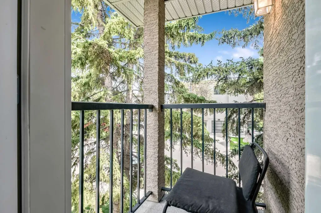 5633 6 Street SW Calgary AB T2V0H1