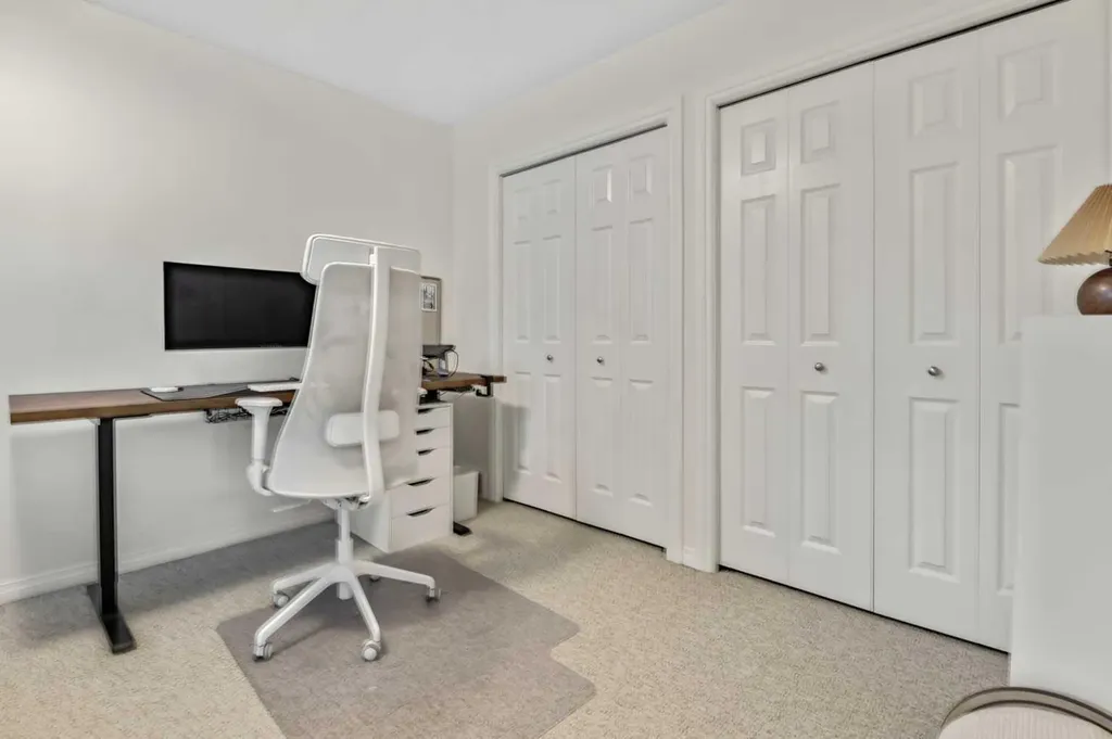 5633 6 Street SW Calgary AB T2V0H1