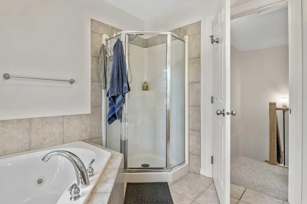 5633 6 Street SW Calgary AB T2V0H1