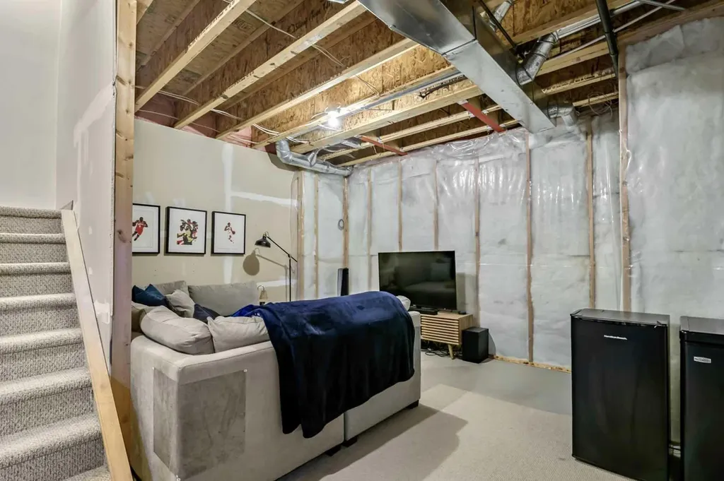 5633 6 Street SW Calgary AB T2V0H1