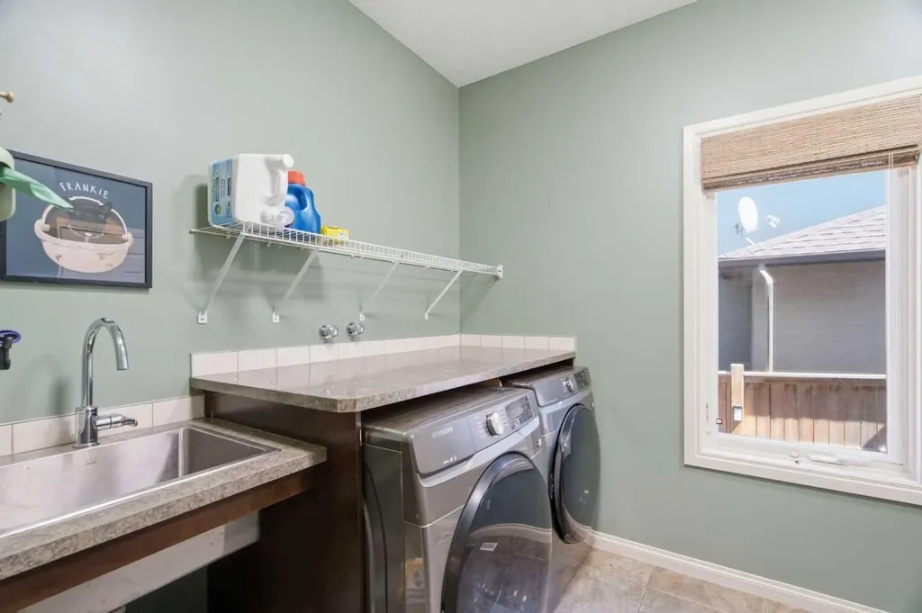 1405 Montrose Terrace SE High River AB T1V 0B4