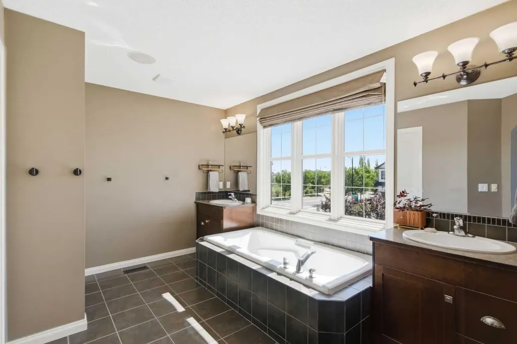 1405 Montrose Terrace SE High River AB T1V 0B4