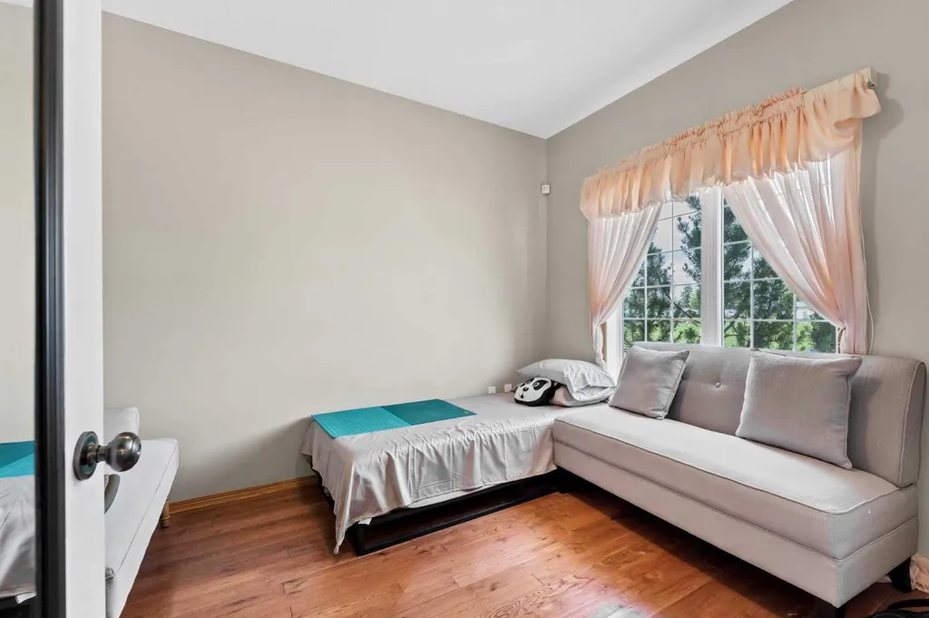 305 5 Avenue SW Redcliff AB T0J 2P2