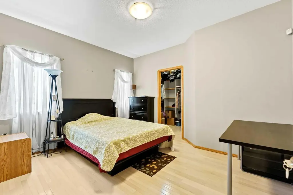 305 5 Avenue SW Redcliff AB T0J 2P2