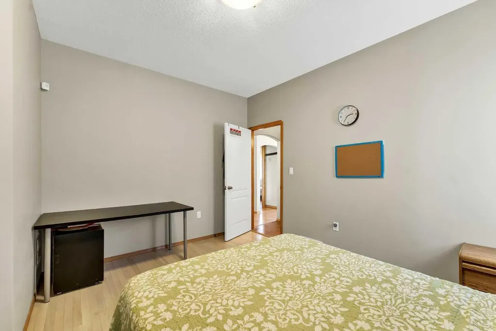 305 5 Avenue SW Redcliff AB T0J 2P2