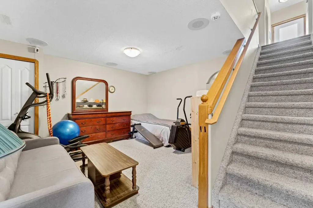305 5 Avenue SW Redcliff AB T0J 2P2