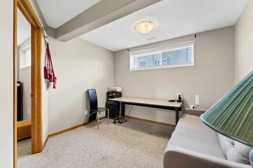305 5 Avenue SW Redcliff AB T0J 2P2