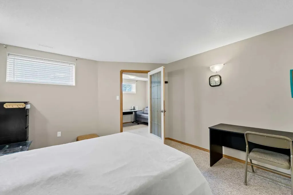 305 5 Avenue SW Redcliff AB T0J 2P2