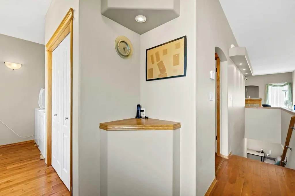 305 5 Avenue SW Redcliff AB T0J 2P2